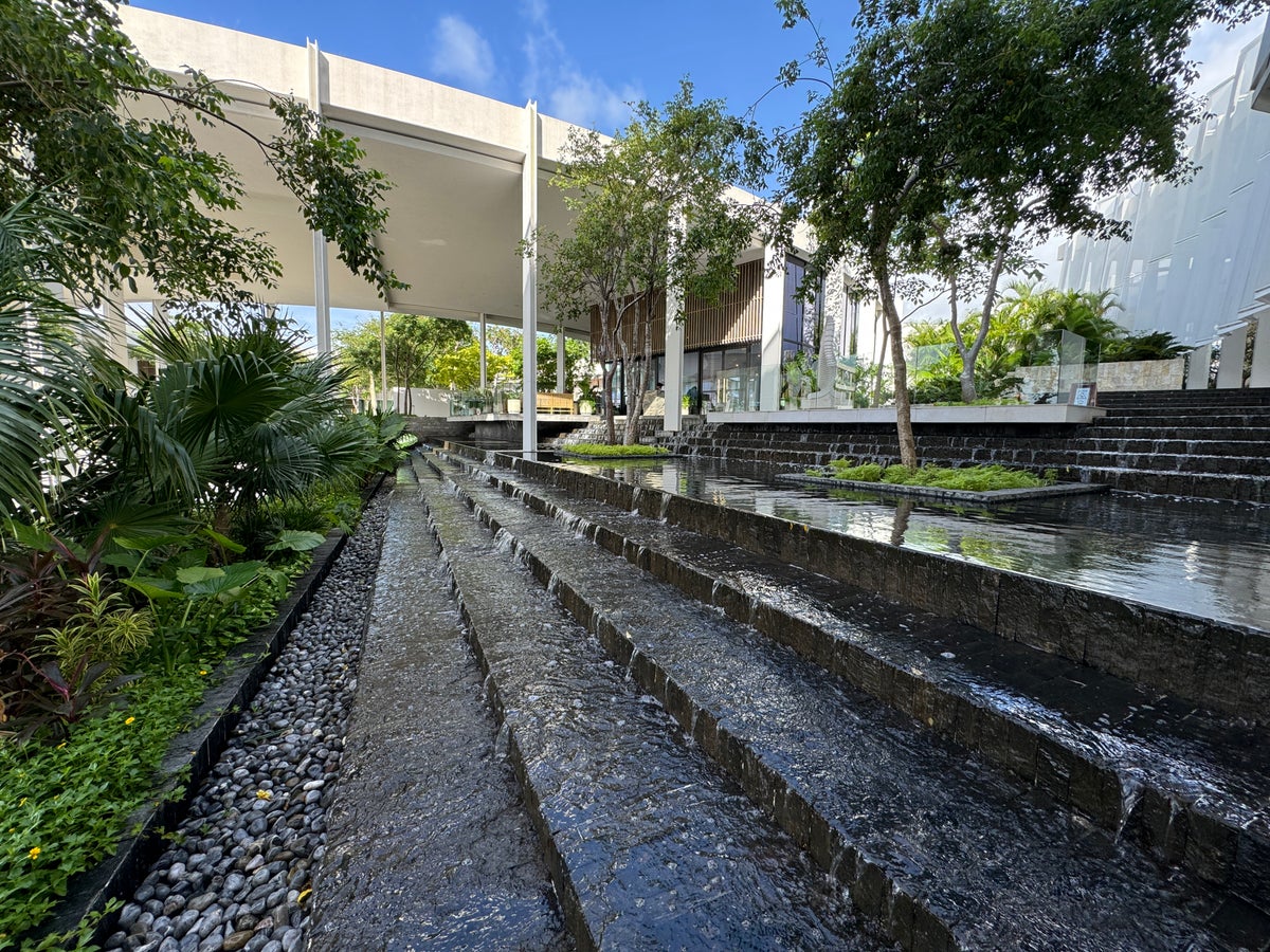 St. Regis Kanai Fountains