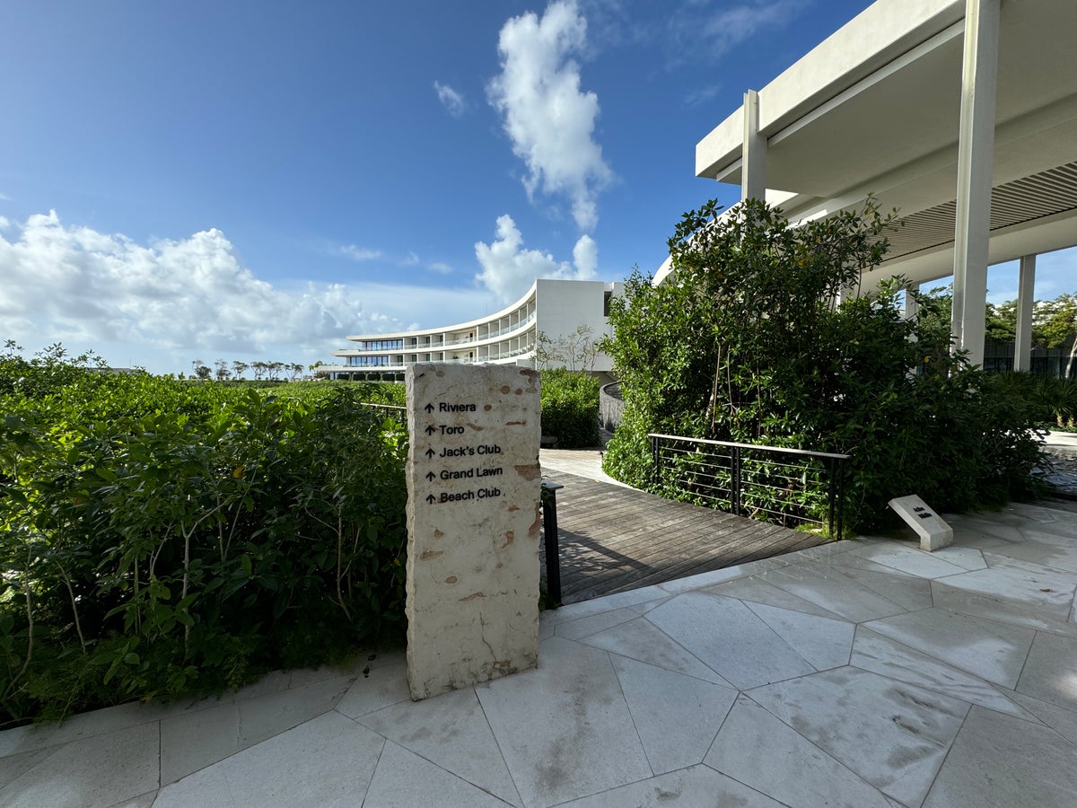 St. Regis Kanai Walkway