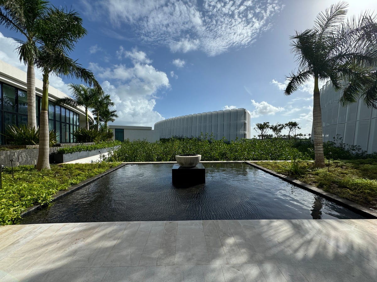 St. Regis Kanai Water Feature