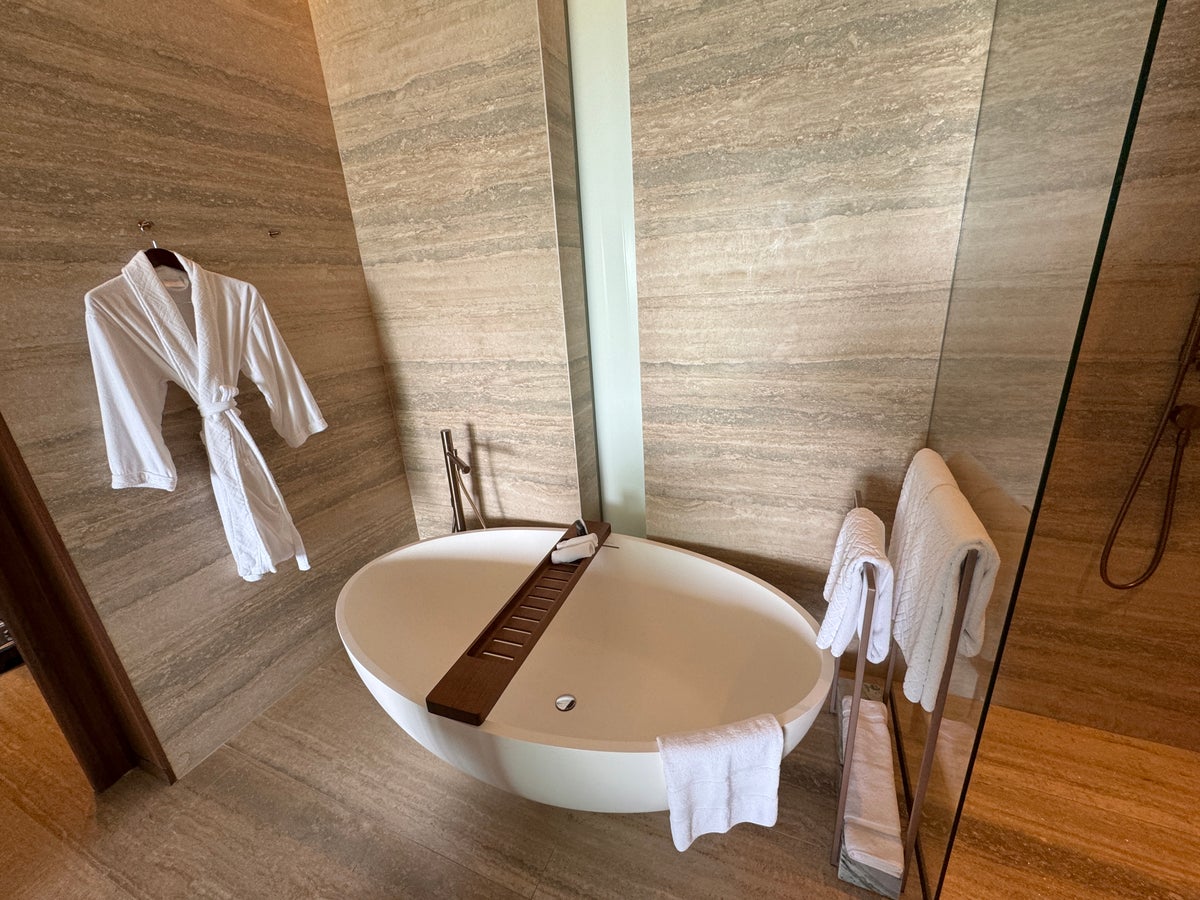 St. Regis Kanai standalone bath tub