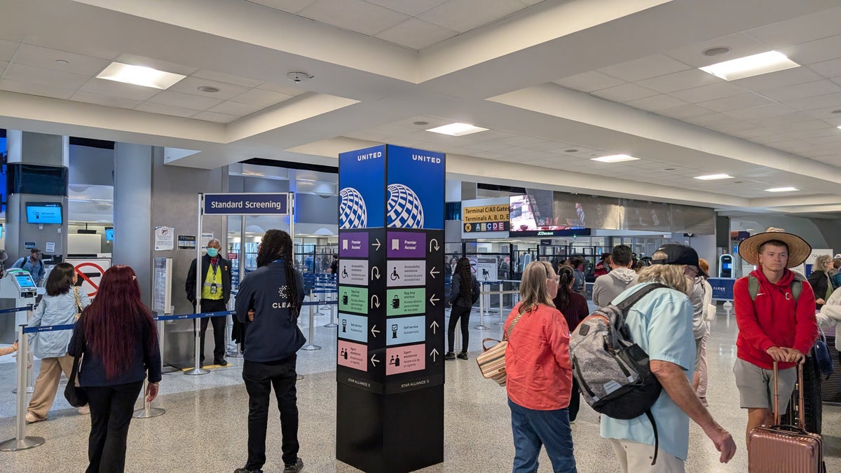 United IAH Terminal C check in TSA screening and direction sign