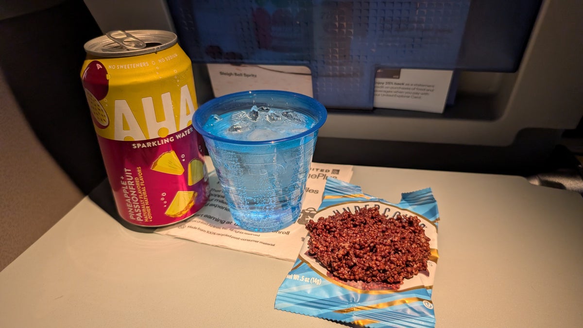 United IAH to MCO complimentary drink and snack