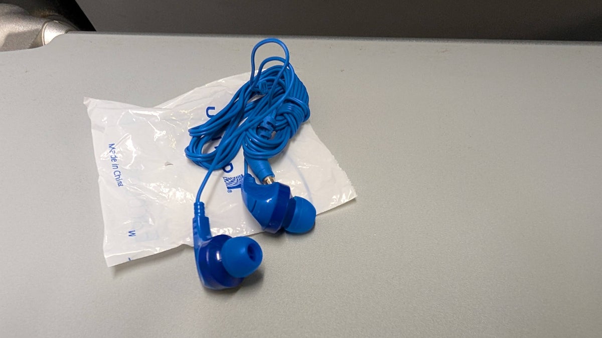 United IAH to MCO complimentary earbuds