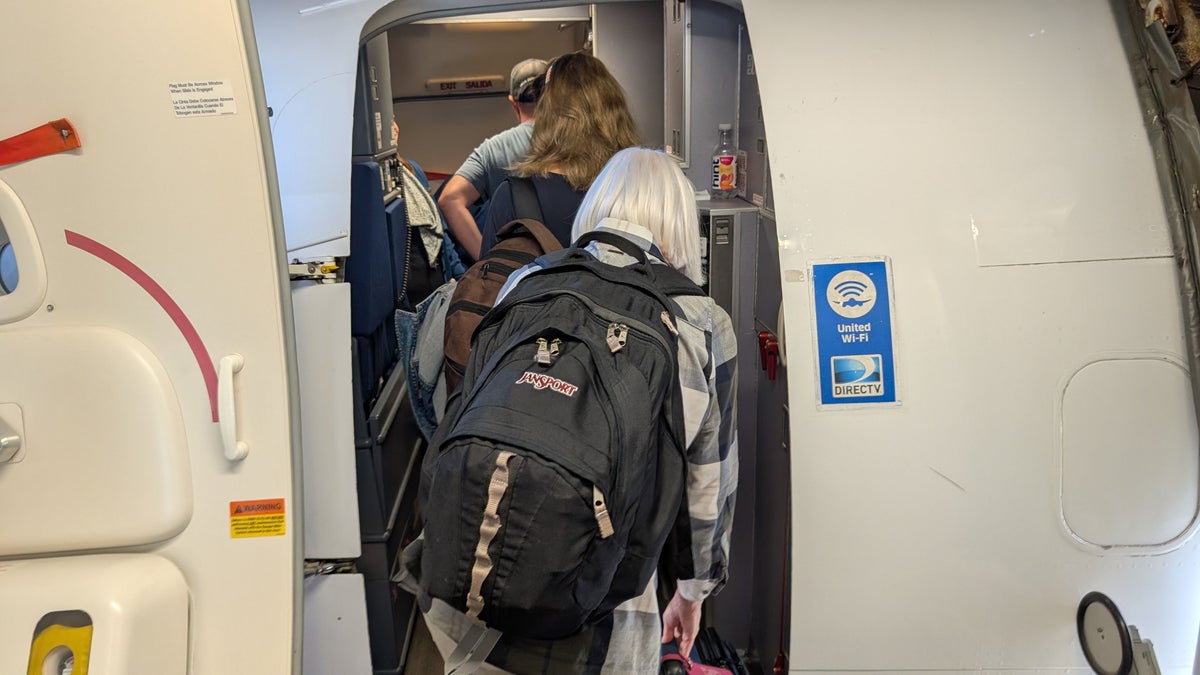 United airplane door IAH to MCO