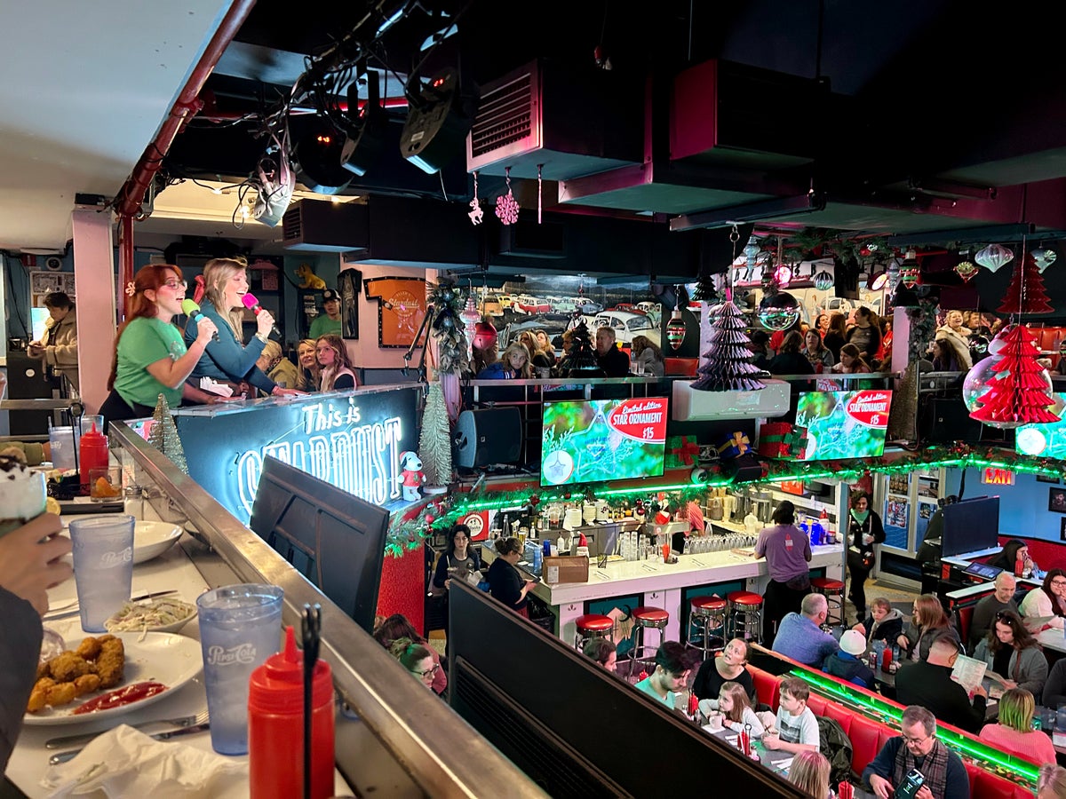 new york city ellens stardust diner singing waiters