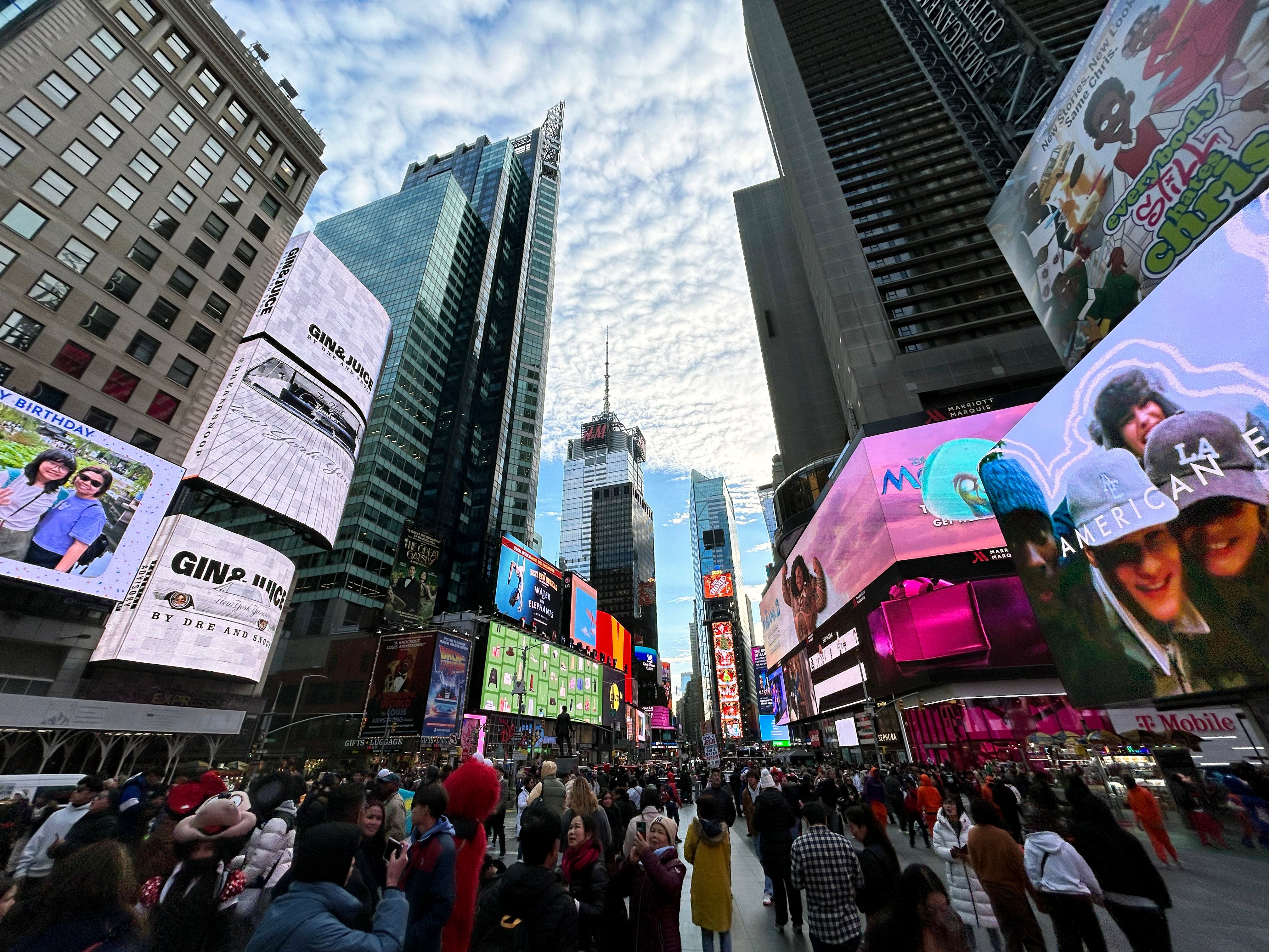 A New Yorker's Guide to Times Square: How To See the Ball Drop, image size:4032x3024