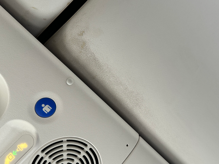 Aerolineas Argentinas dirty celing Aerolineas Argentinas dirty celing
