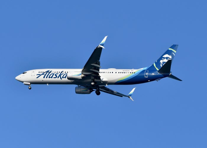 The 7 Best Credit Cards for Alaska Airlines Flyers: Lounges, Upgrades, Priority Boarding, and More