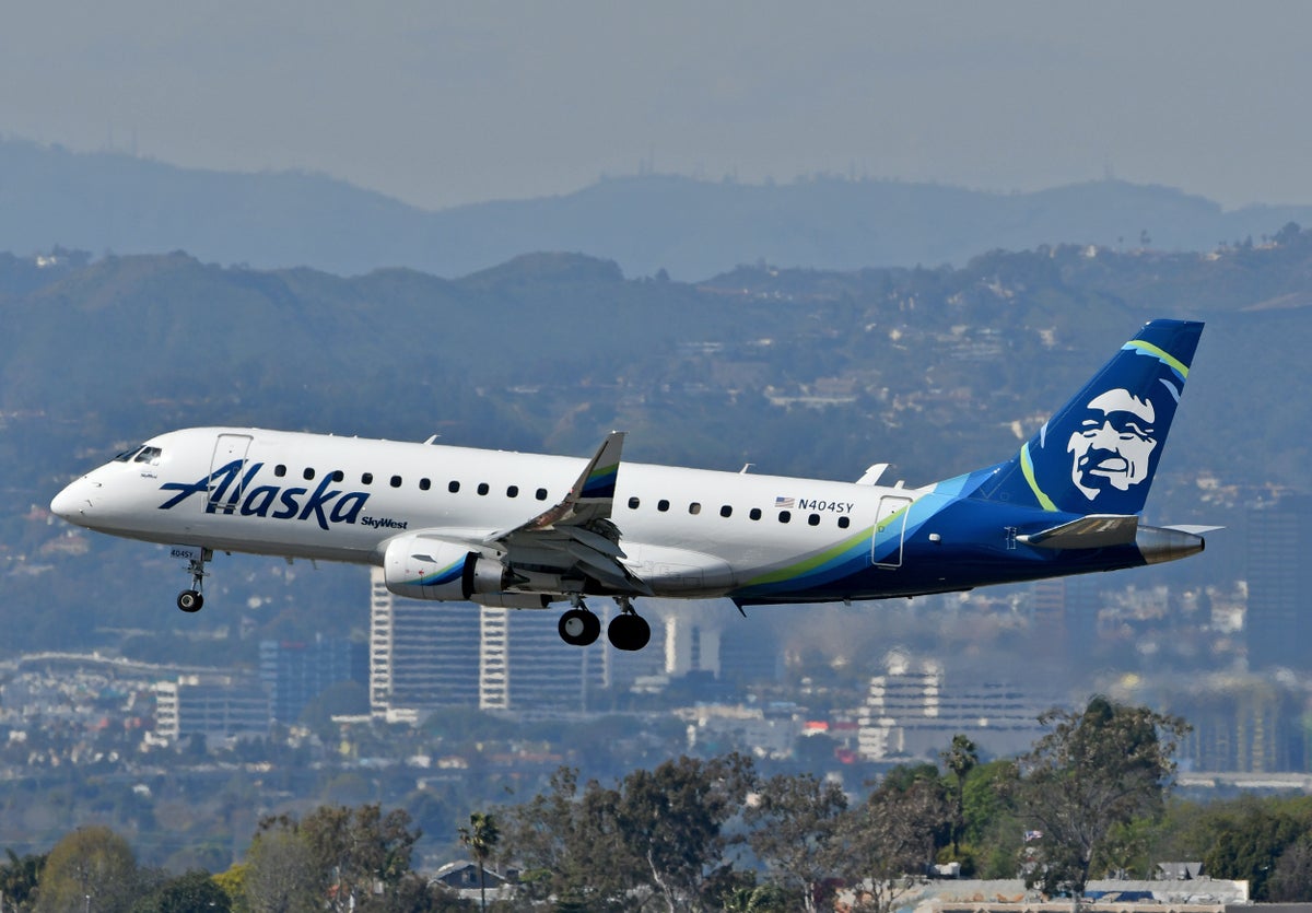 Alaska Launches New Routes to Houston and San Diego, Expands Service to Eugene