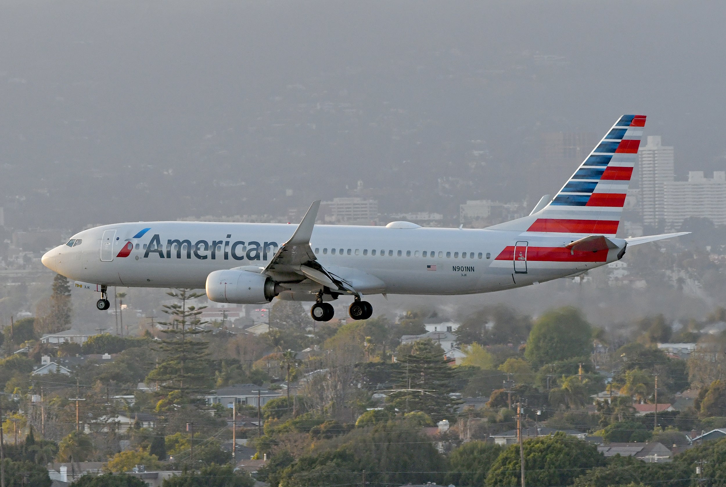 Earn Miles by Referring Friends to American Airlines Shopping