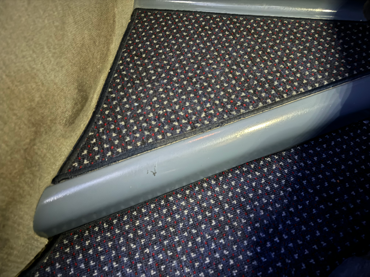 American Airlines B777 30 Business class seat carpet