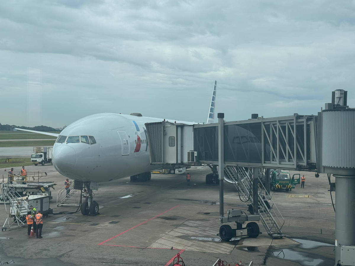 American Airlines B777 30 Business outside plane view