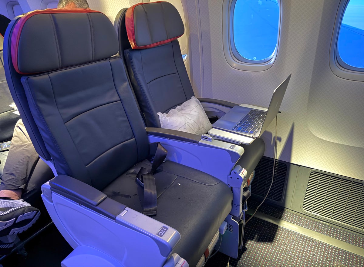American Airlines economy Boeing 777 first row