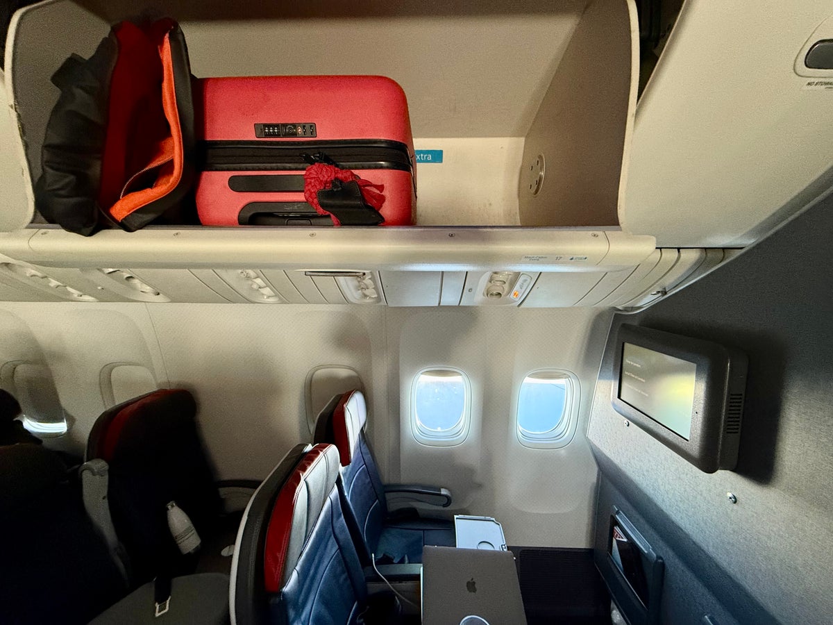 American Airlines economy Boeing 777 overhead bin space