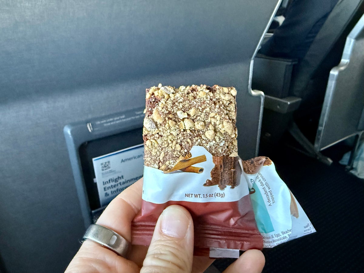 American Airlines economy FnB dessert
