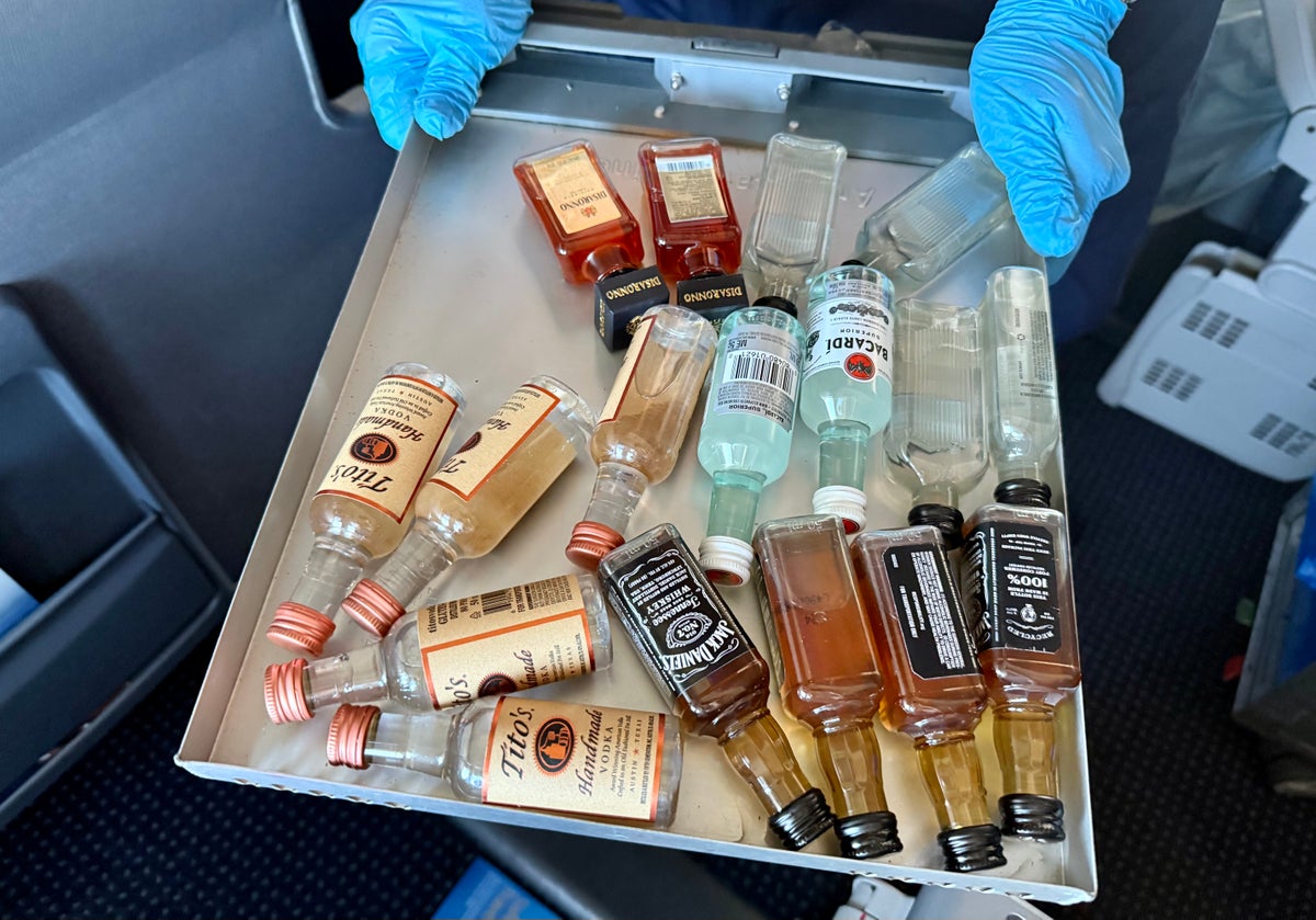 American Airlines economy FnB liquor