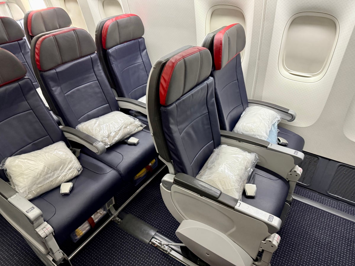 American Airlines economy front rows Boeing 777 