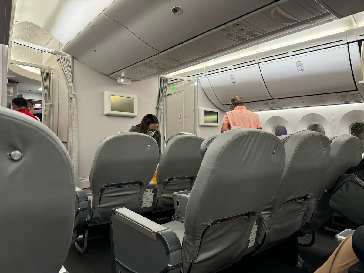 Avianca B787 8 Norwegian business cabin