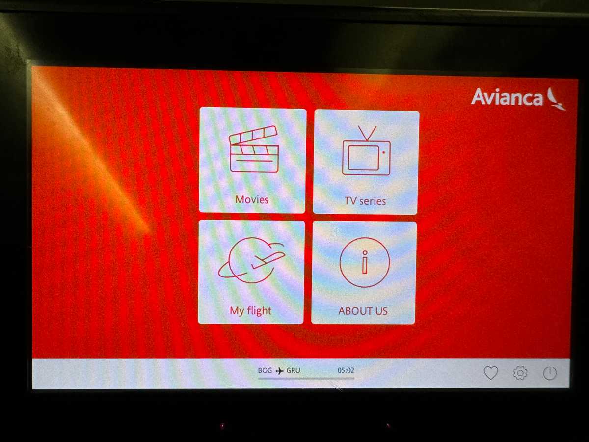 Avianca B787 8 Norwegian business entertainment options