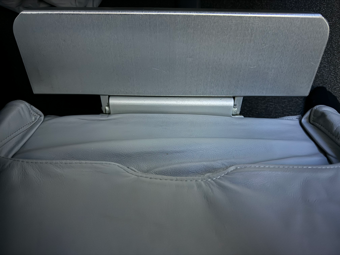 Avianca B787 8 Norwegian business foot rest