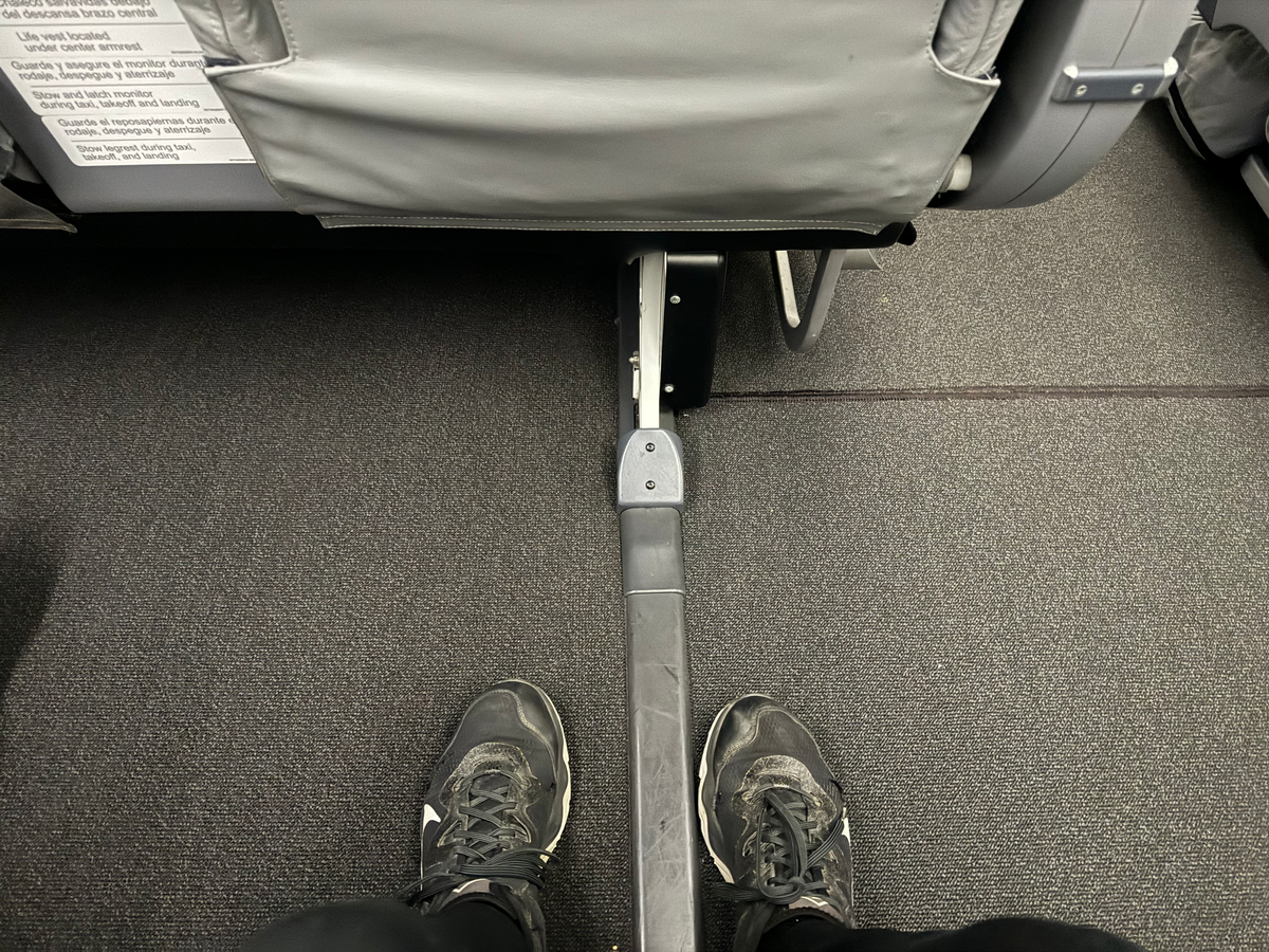 Avianca B787 8 Norwegian business seat pitch