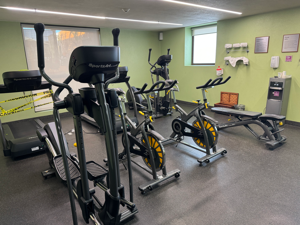 City Centro by Marriott Oaxaca gym cardio equipment