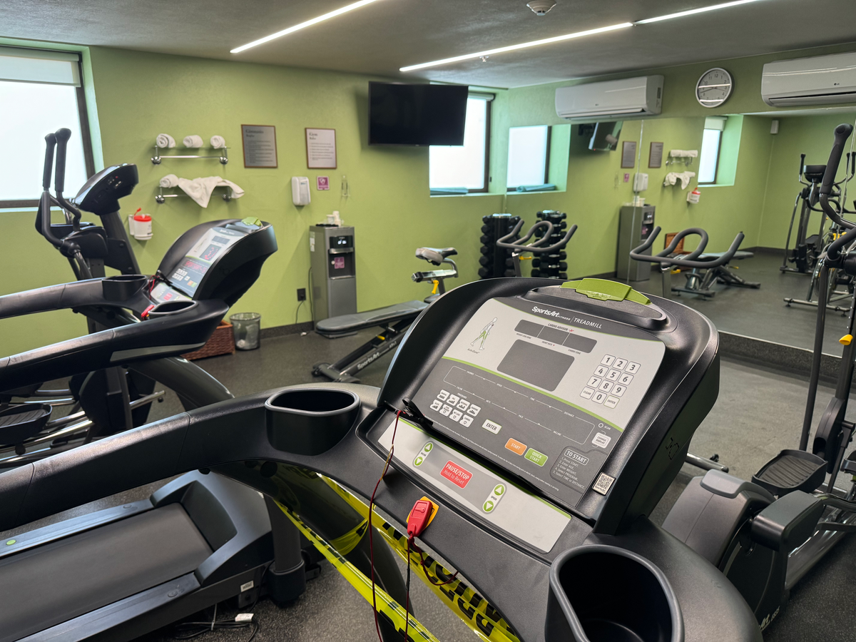 City Centro by Marriott Oaxaca gym view to weights