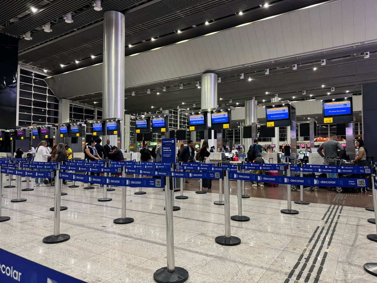 Copa Airlines B737 MAX Business class airport check in