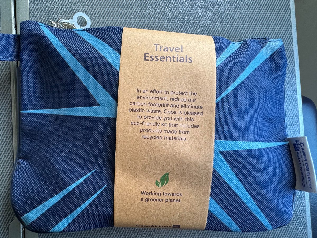 Copa Airlines B737 MAX amenity kit