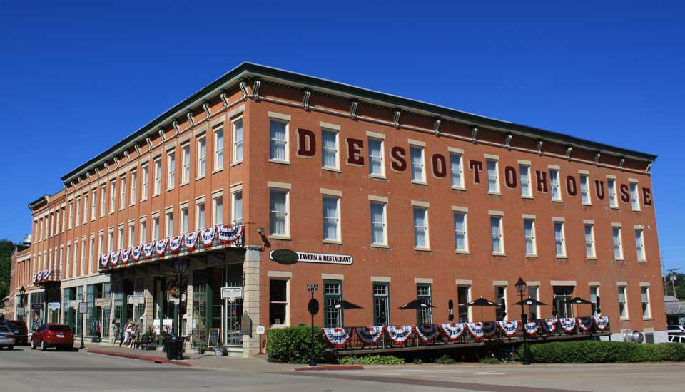 DeSoto House Hotel