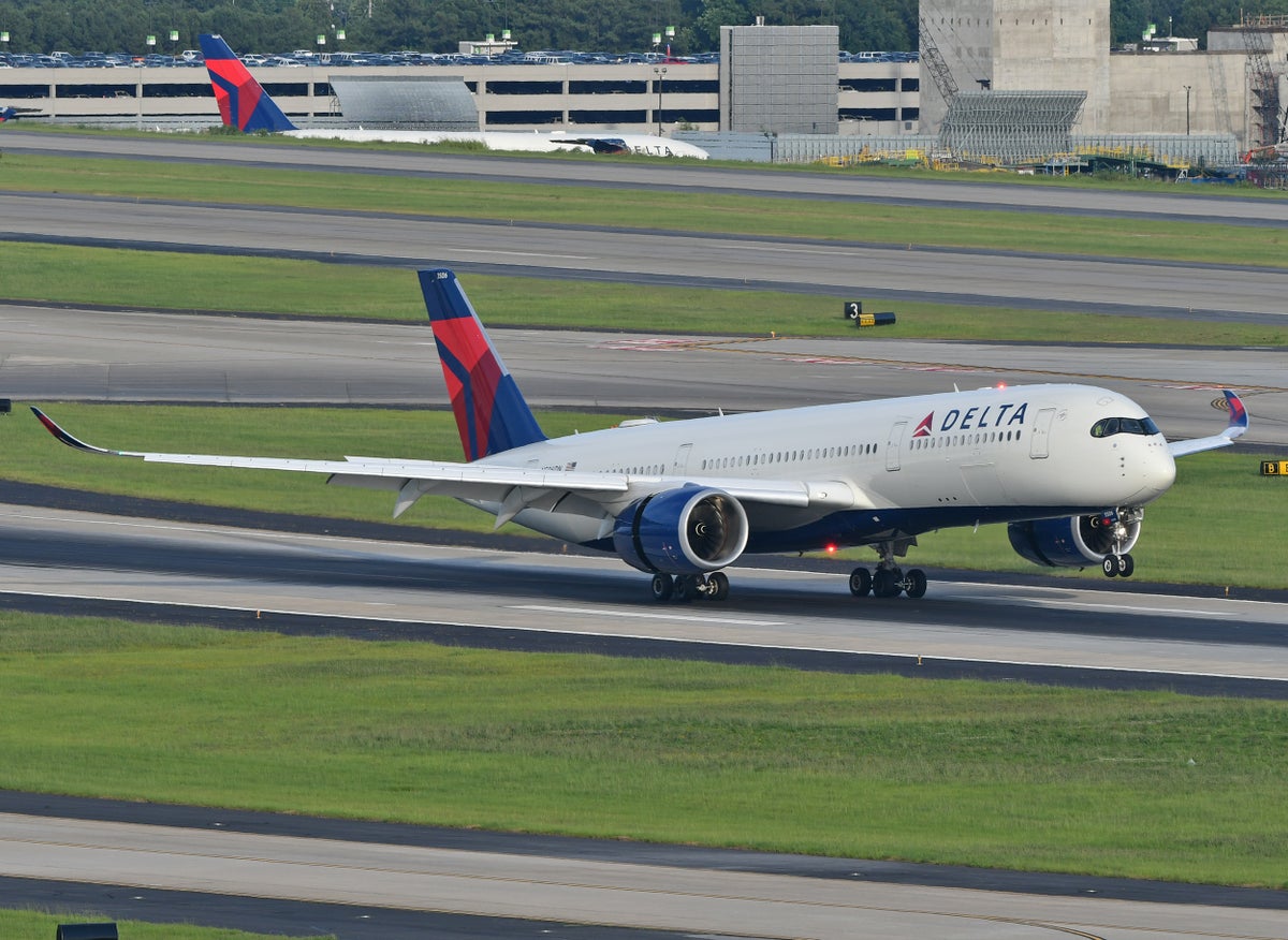 Delta Air Lines A350 900 ATL Landing