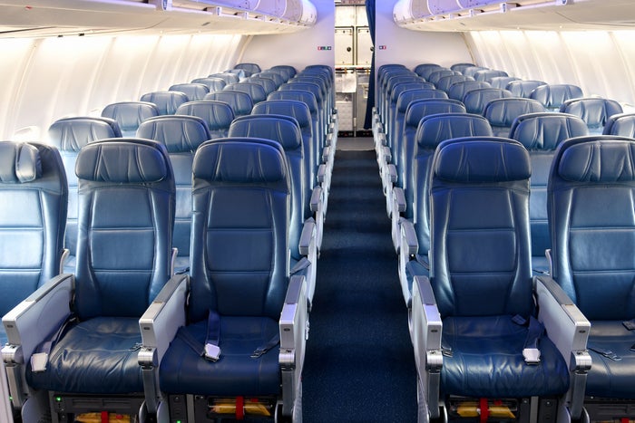 Delta B757 200 Back economy cabin Delta B757 200 Back economy cabin