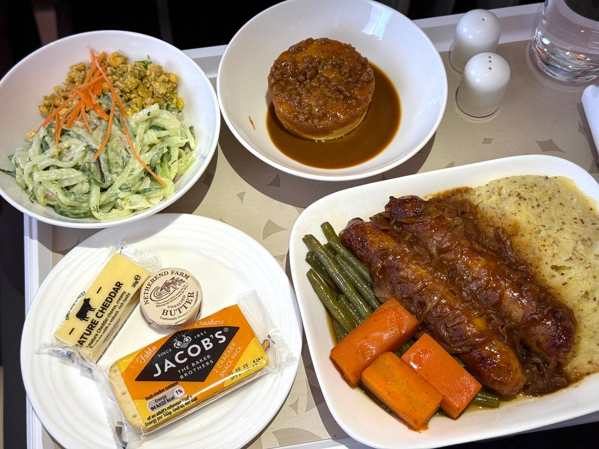 Emirates Premium Economy meal