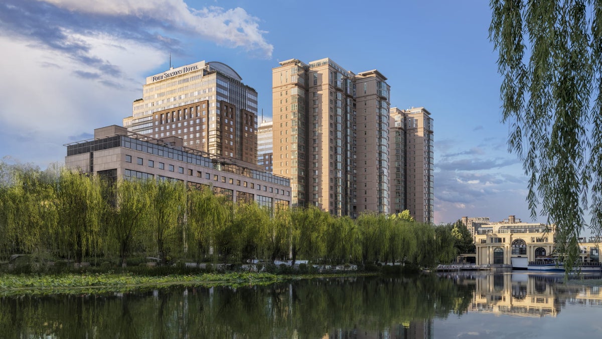 Hotel Exterior with Liangma River