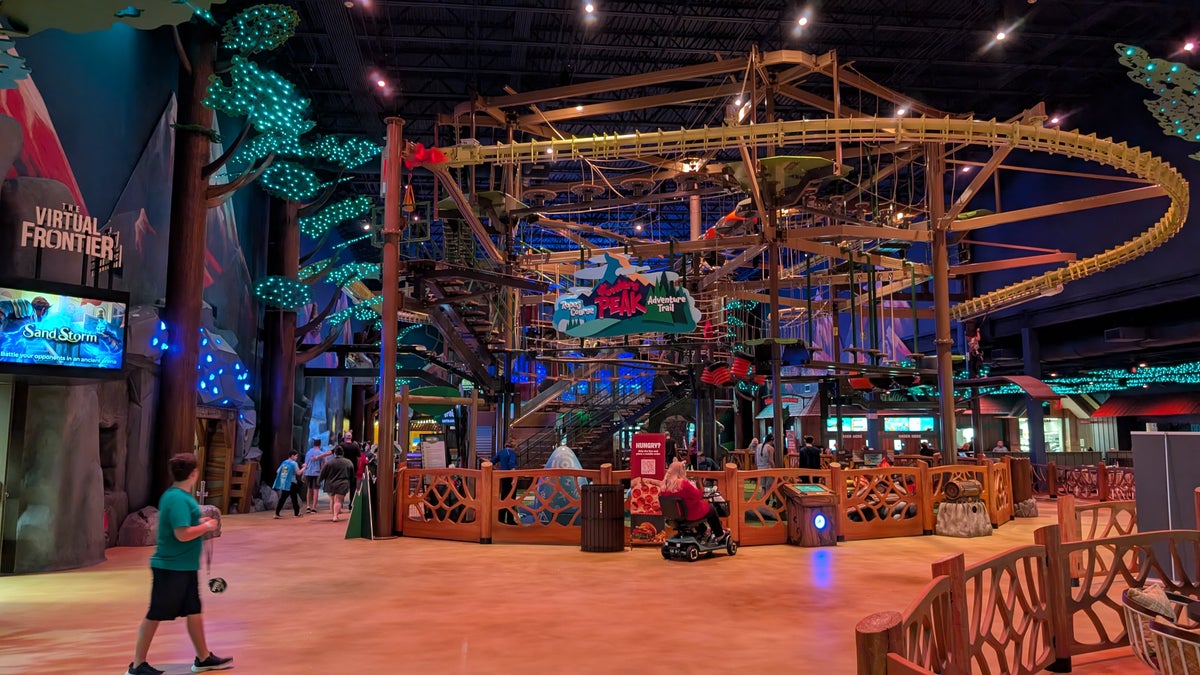 Great Wolf Lodge Webster amenities activity zone