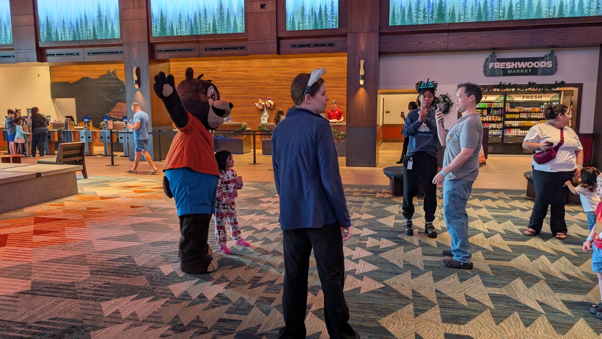 Great Wolf Lodge Webster amenities meet and greet