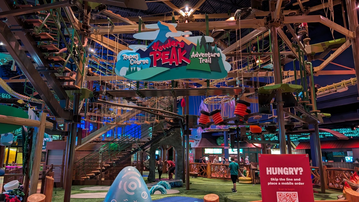 Great Wolf Lodge Webster amenities ropes course