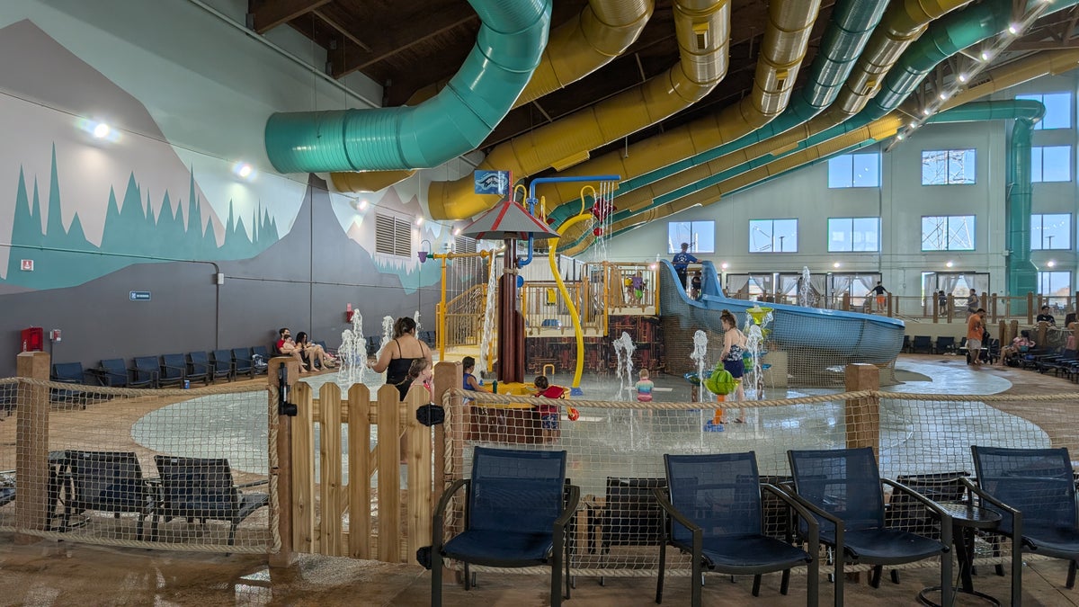 Great Wolf Lodge Webster amenities water park splash pad