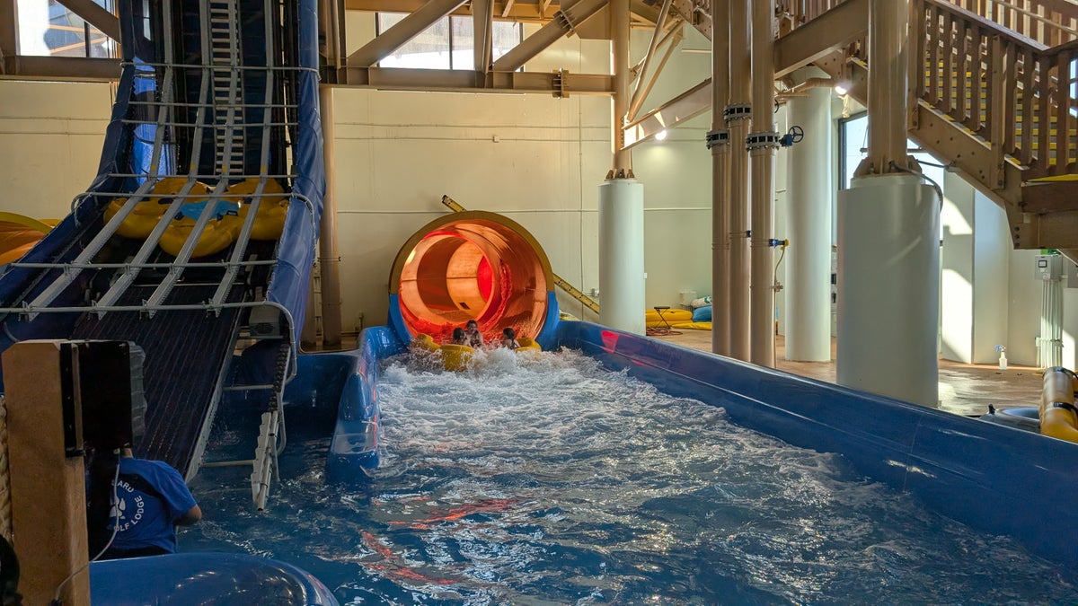 Great Wolf Lodge Webster amenities waterpark big slides