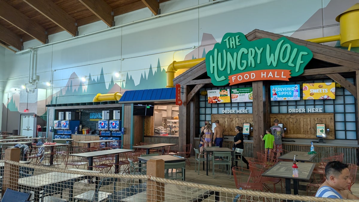 Great Wolf Lodge Webster dining Hungry Wolf food court