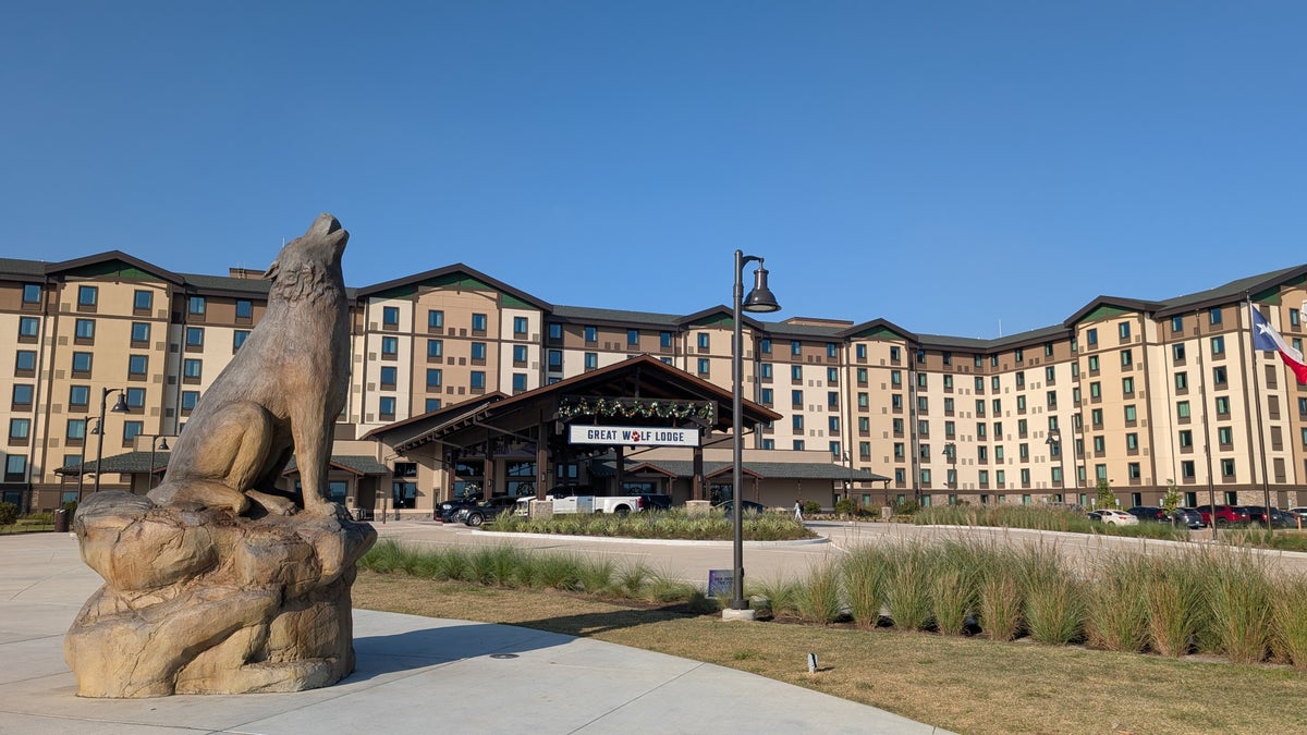 Great Wolf Lodge Webster exterior