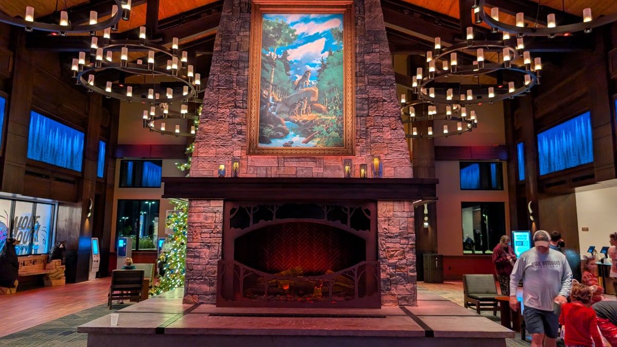 Great Wolf Lodge Webster lobby fireplace