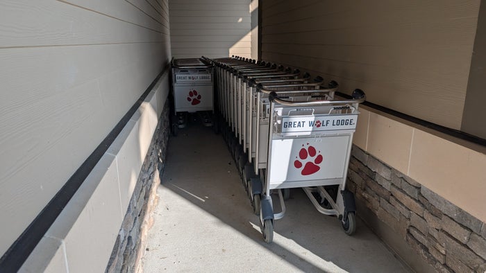 Great Wolf Lodge Webster parking carts