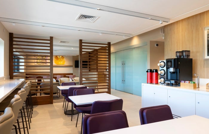Hawaiian New Lounge Maui Hawaiian New Lounge Maui