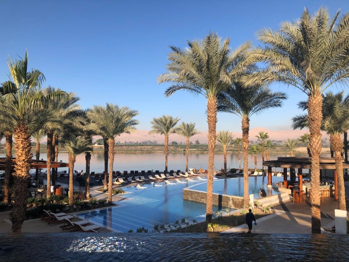 7 Valuable Benefits of the Hilton Honors American Express Surpass® Card