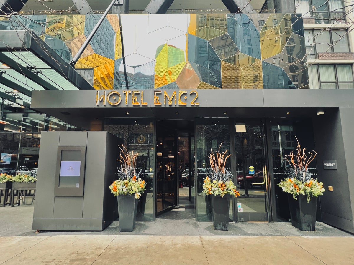 Hotel EMC2 Autograph Collection exterior