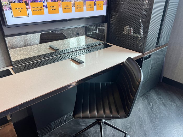 Hotel EMC2 Autograph Collection workstation Hotel EMC2 Autograph Collection workstation