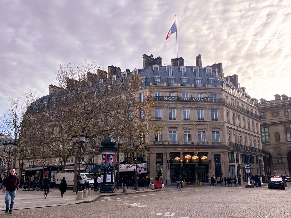 Hotel du Louvre exterior