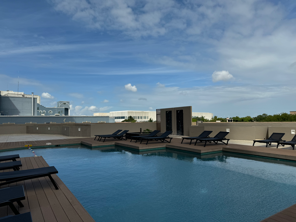 Hyatt Regency Merida pool shower chairs