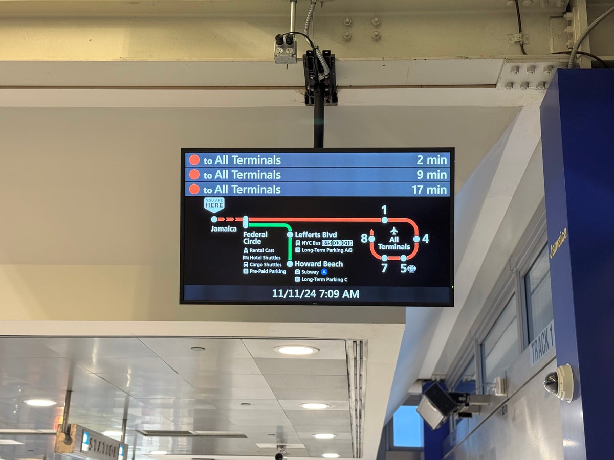 JFK AirTrain screen
